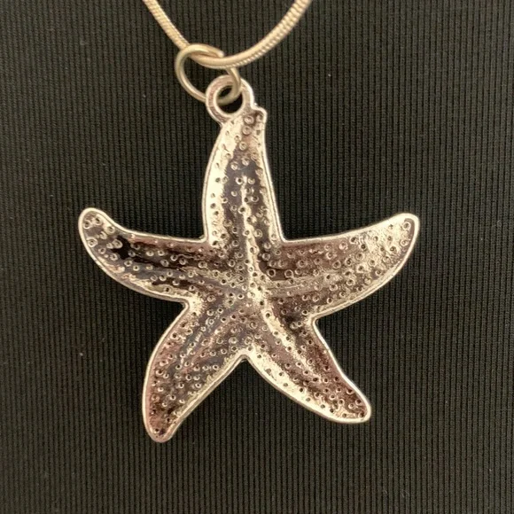 NWOT Turquoise Starfish Pendant Necklace. - Picture 4 of 5